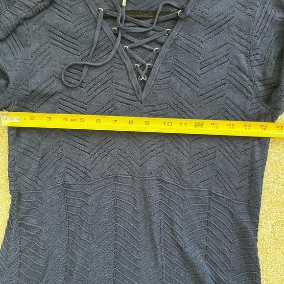 WHBM White House Black Market bell sleeves blouse medium - Picture 7 of 8